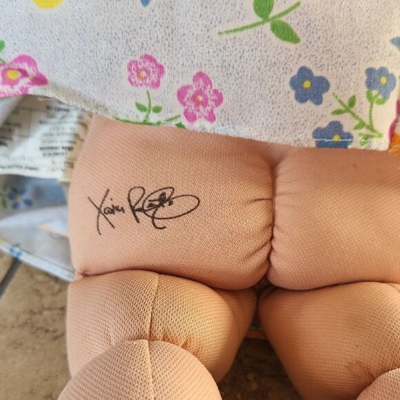 Vintage collectable Cabbage Patch Kids Doll in Floral Dress - Picture 4 of 6